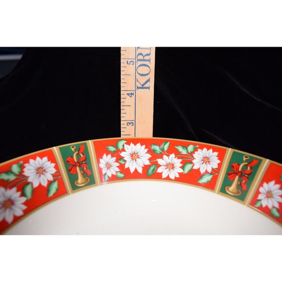 9.5 inch Serving Bowl CHARLTON HALL KOBE CLASSIC TRADITIONS JAPAN Christmas Set - Picture 6 of 6